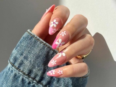 nails